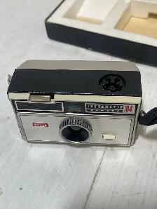 Kodak Instamatic 104 Color Outfit camera - Photo 3