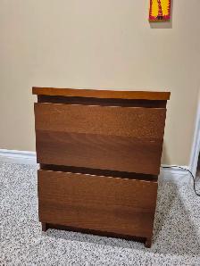 Bedroom 4 drawer chest and 2 drawer side table