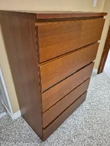 Bedroom 4 drawer chest and 2 drawer side table - Photo 5