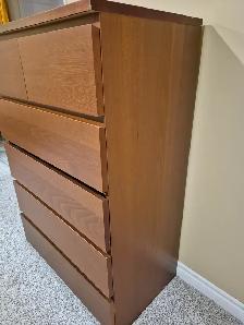 Bedroom 4 drawer chest and 2 drawer side table - Photo 8