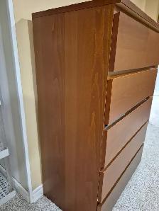 Bedroom 4 drawer chest and 2 drawer side table - Photo 9