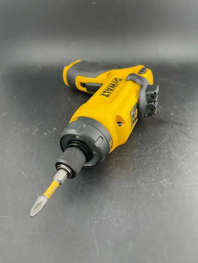 Dewalt Screw Gun DCF680 With Battery and Charger