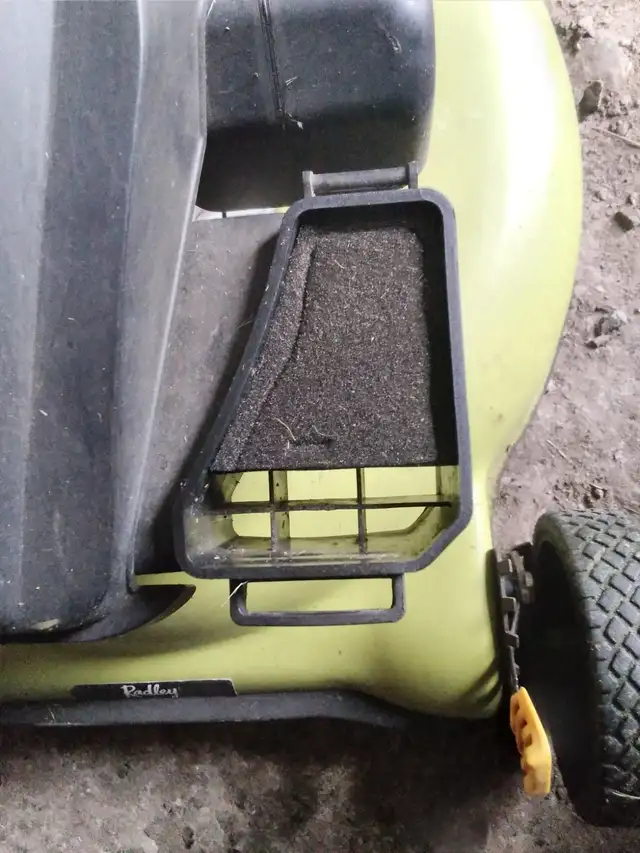 RADLEY PUSH LAWN MOWER AIR FILTER COVER