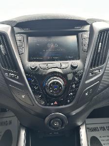 2014 Hyundai Veloster - Photo 17