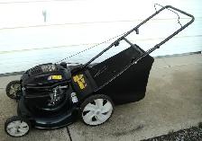 YARDWORKS REAR BAG GAS LAWNMOWER