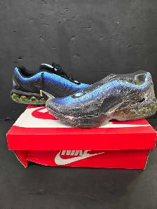 NIKE AIR MAX DN SE SZ:10 W/BOX