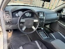 2005 Chrysler 300 - Photo 7