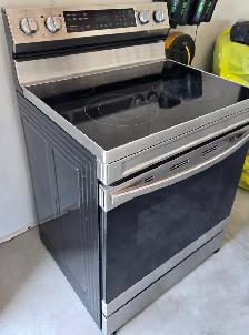 Samsung 6.3 cu ft electric range $300 o.b.o call 204-688-2294 - Photo 2