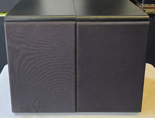 HEYBROOK POINT FIVE BOOKSHELF SPEAKERS