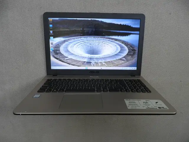 ASUS VivoBook X541U i5-7th gen, Laptop