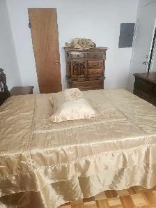 Ensemble de chambre à coucher en bois massif