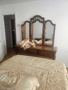 Ensemble de chambre à coucher en bois massif - Photo 3