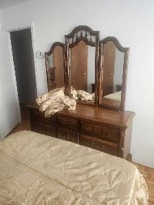 Ensemble de chambre à coucher en bois massif - Photo 4