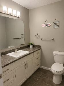 3 bedroom house -Main level - Photo 3