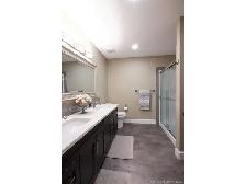 EXECUTIVE DUPLEX AVAILABLE FOR LONG TERM - Photo 8