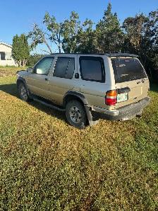 1996 Nissan Pathfinder 4x4 - Photo 4