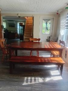 Plusieurs meubles antiques en bois a vendre 873-344-3733