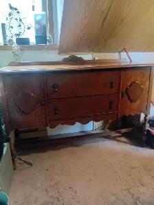 Plusieurs meubles antiques en bois a vendre 873-344-3733 - Photo 2