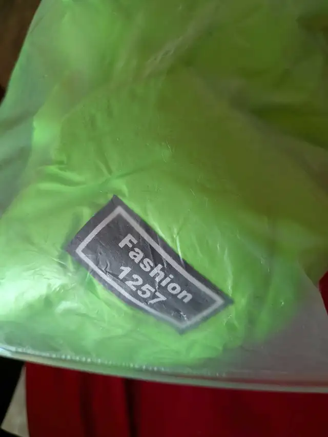 NIB Fuzz Lined Green Snuggy