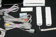 LOT OF 3 NINTENDO WII CONSOLES AND ACCESSORIES - Photo 3