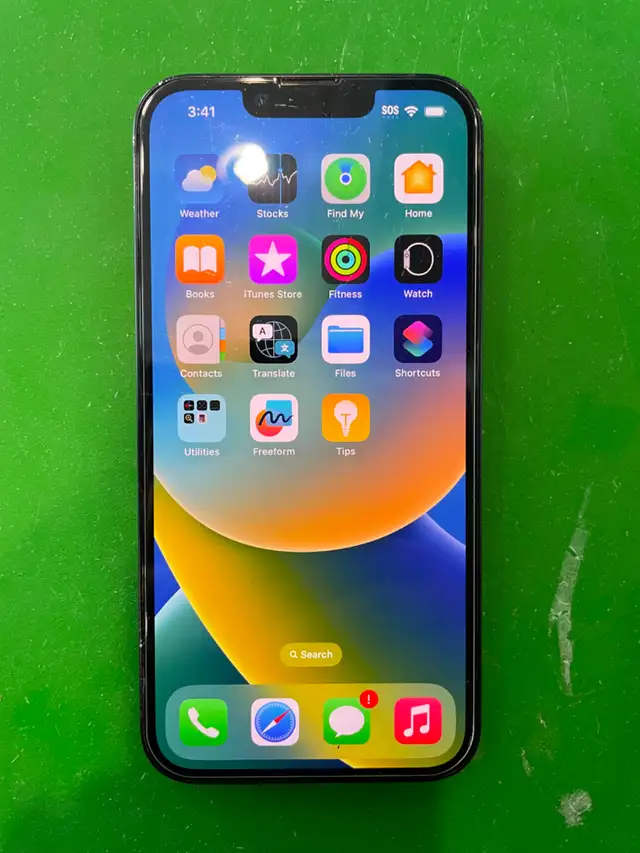 iPhone 13, 128GB, Navy.
