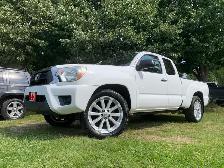 2015 TACOMA 4CYL 5 SPEED NO ACCIDENTS CERTIFIED - Photo 2