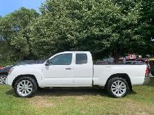 2015 TACOMA 4CYL 5 SPEED NO ACCIDENTS CERTIFIED - Photo 3