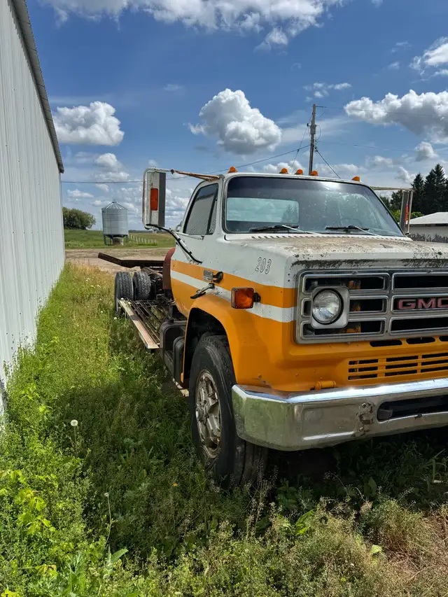 1979 GMC 7000 truck