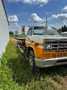 1979 GMC 7000 truck
