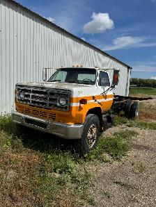 1979 GMC 7000 truck - Photo 2