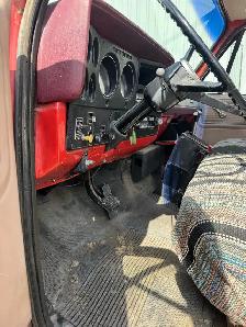 1979 GMC 7000 truck - Photo 6