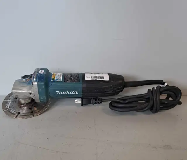 4 1/2' Makita Grinder GA4534 (29603944)