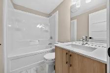 For Rent! 3-BEDROOM 4-BATHROOM Townhouse in Corunna - Photo 12