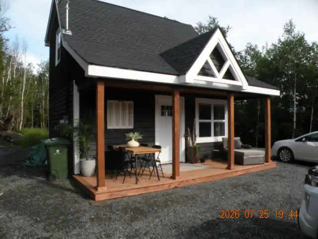 VALUE PLUS !  LAKE ACCESS LOVELY HOME ON 1 ACRE PRIVACY