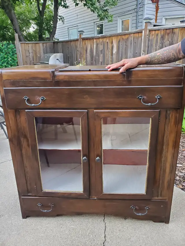 Solid wood cabinet