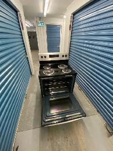 WHIRLPOOL STAINLESS STEEL STOVE - Photo 10