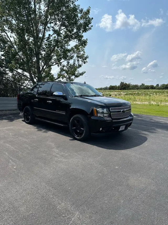 2009 Chevy avalanche LTZ