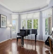 Baby Grand Piano! beautiful! must see