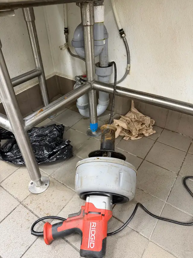 Unclogging kitchen