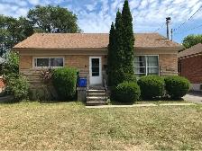 2 Rooms Available, Students Only - Starting Sept 1 (Negotiable)