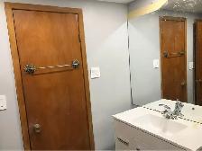 2 Rooms Available, Students Only - Starting Sept 1 (Negotiable) - Photo 11