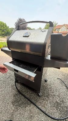 Napoleon Grill - Photo 3