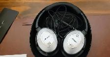 Bose QC15 Noise Cancelling Headphones - Photo 3