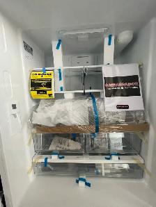 NEW 33" GE Counter Depth Fridge internal Water & Ice(18.6 Cu.Ft) - Photo 4