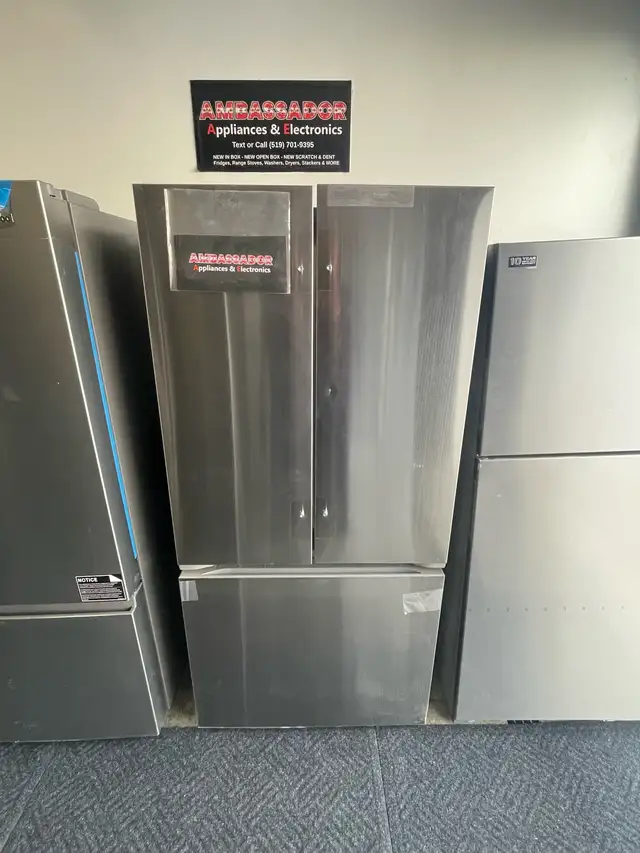NEW 33" LG Counter Depth Max Fridge With Ice Maker (21 Cu.Ft)