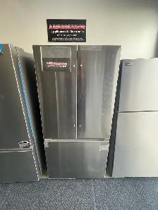 NEW 33" LG Counter Depth Max Fridge With Ice Maker (21 Cu.Ft)