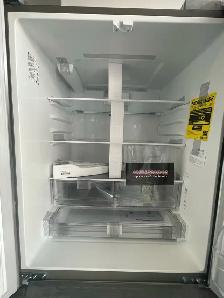 NEW 33" LG Counter Depth Max Fridge With Ice Maker (21 Cu.Ft) - Photo 4