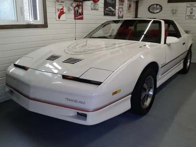 1985 Pontiac Trans Am T top 67,000 kms