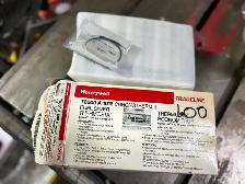 ONE NEW HONEYWELL T8600 A1018 ThermostatNEVER OPENED