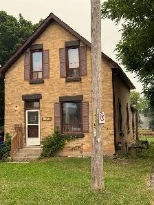Main floor 2 bedroom Hanover apartment in duplex - Photo 2
